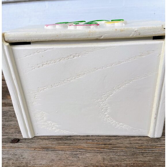 VIntage 1970s Faux white Wood Floral Recipe Box with Recipes Retro - Picture 8 of 10